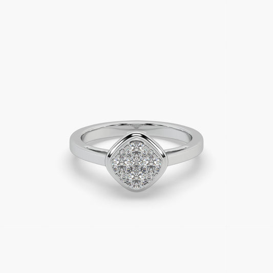 Guru Jewel's Round Diamond Studded Alluring Silver Ring For Her
