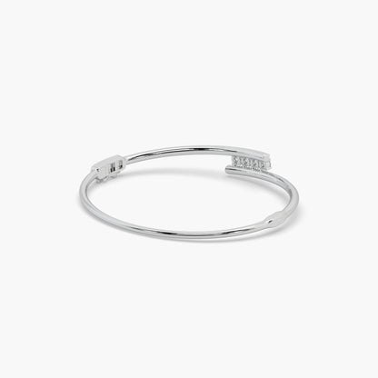 Guru Jewel's Round Diamond Studded Fascinating Silver Bracelet For Her